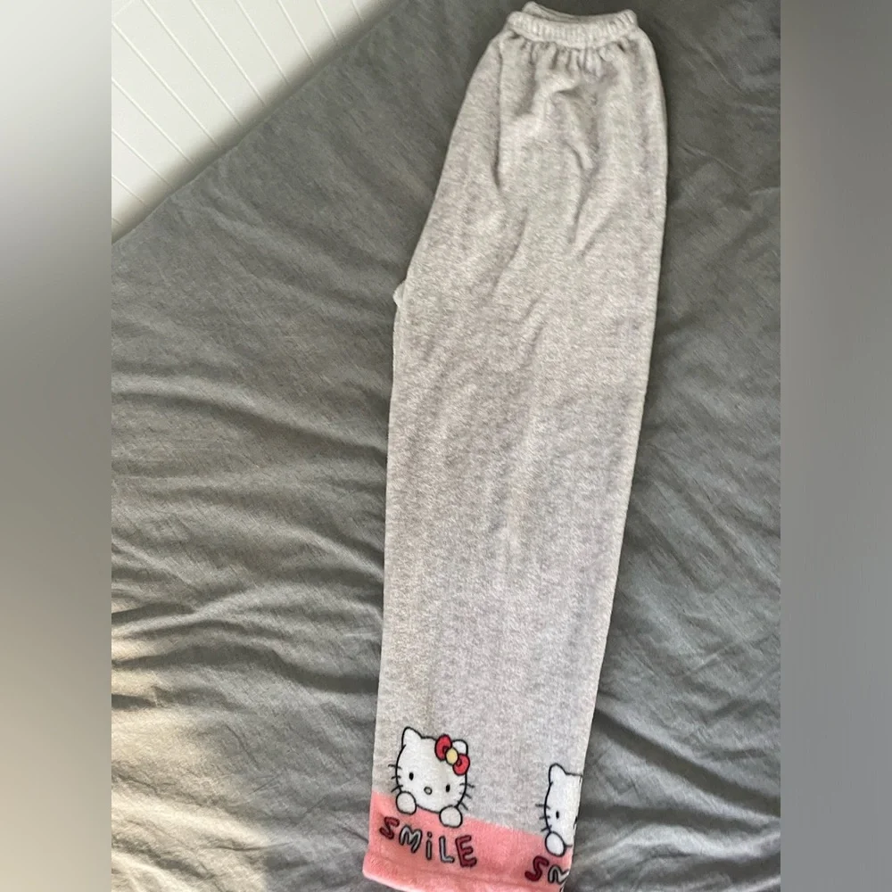 Hello Kitty Pyjama Pants - Picture 2 of 4